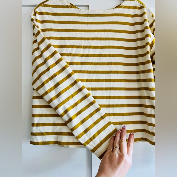 Everlane Women's Cream and White Striped Long Sleeve Top - Picture 3 of 6